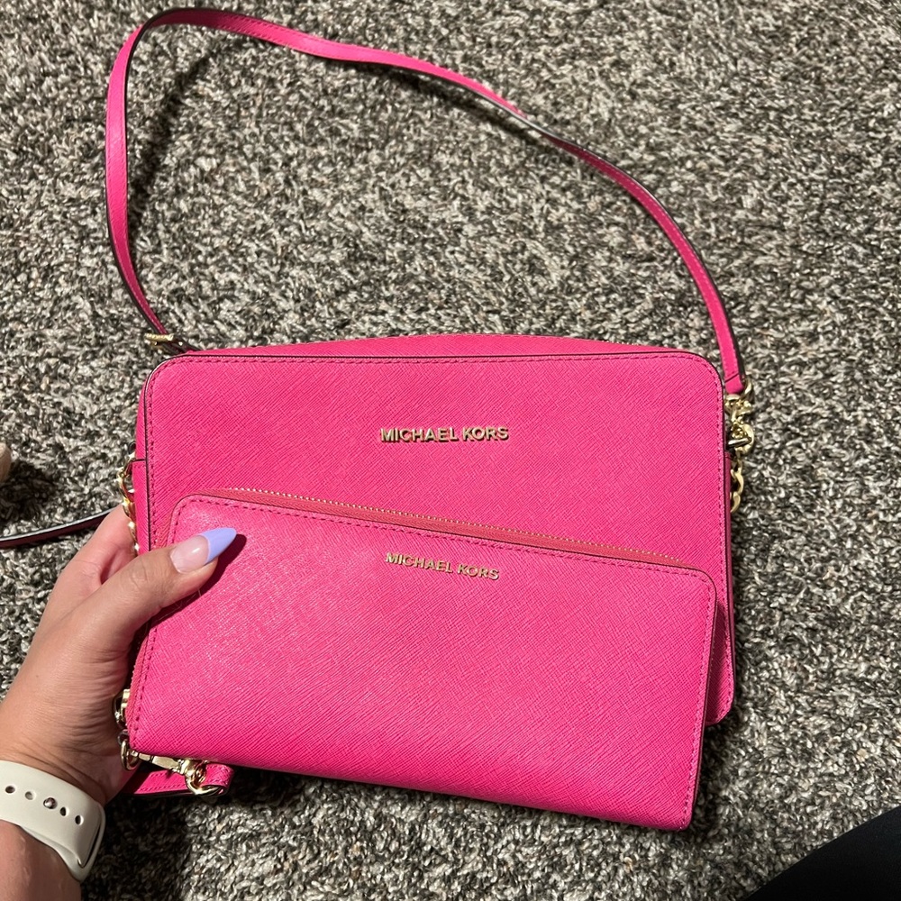 Micheal kors purse and wallet